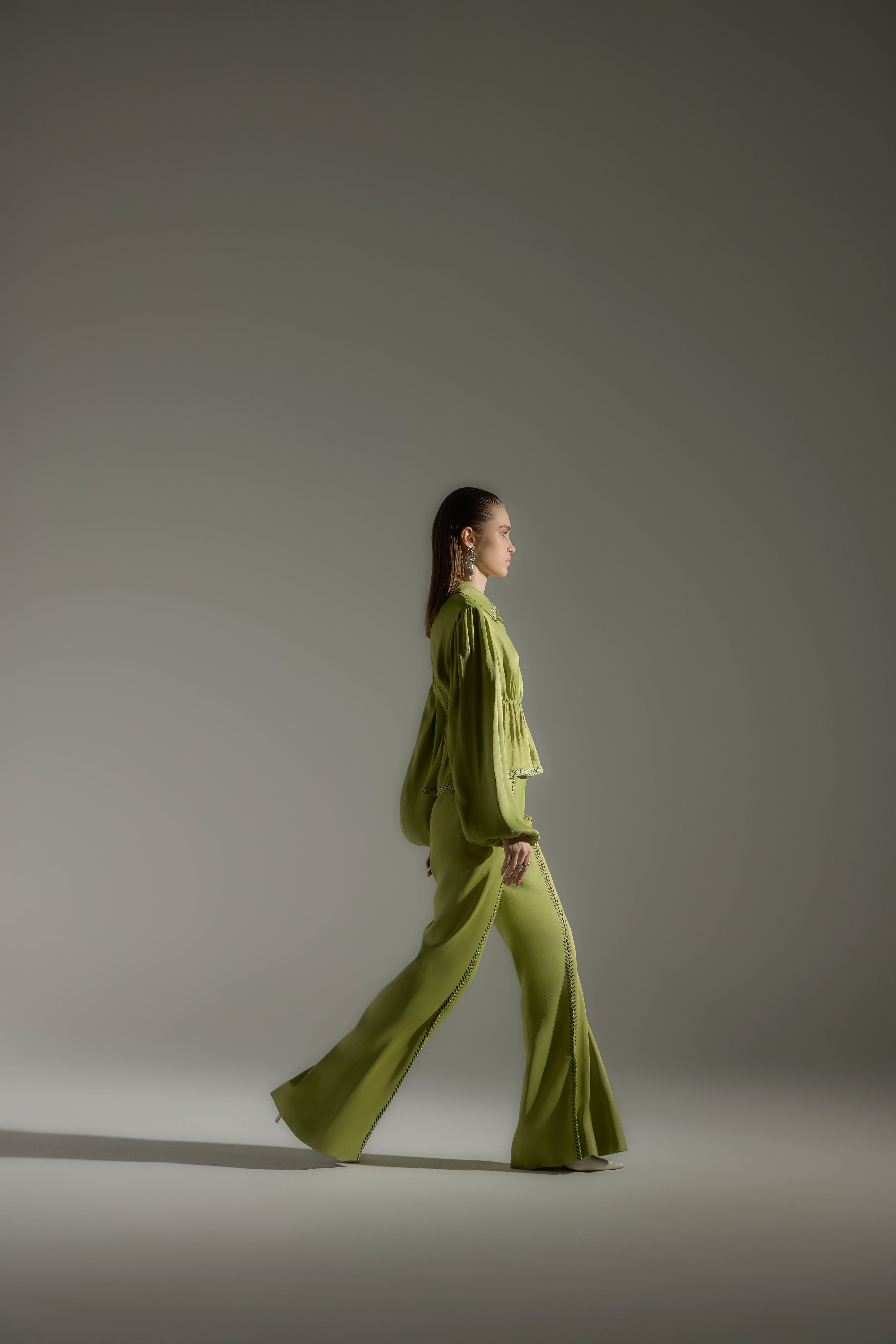 Raffia Embroidered Slit Pants in Green