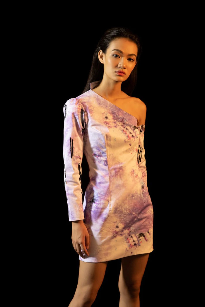 Steal the spotlight in sumptuous fabrics and striking hues. This women’s embellished collar ensemble with black sequins with one-shoulder sleeve and tie-dye print is the perfect mini dress for a girl’s night out. Made in cotton, this one-shoulder bodycon ensemble can be paired with high heels for a brunch or evening party look.