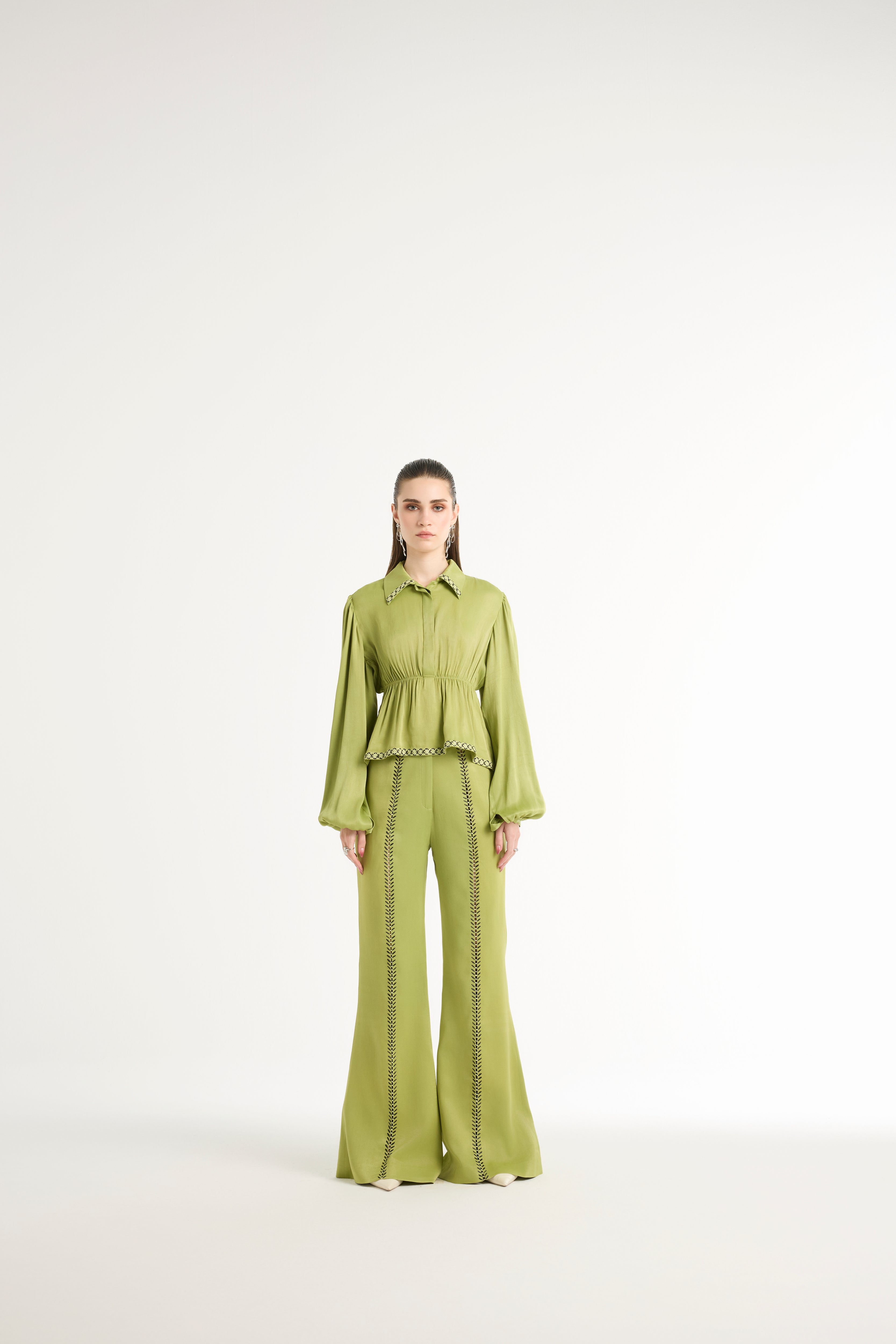 Raffia Embroidered Slit Pants in Green