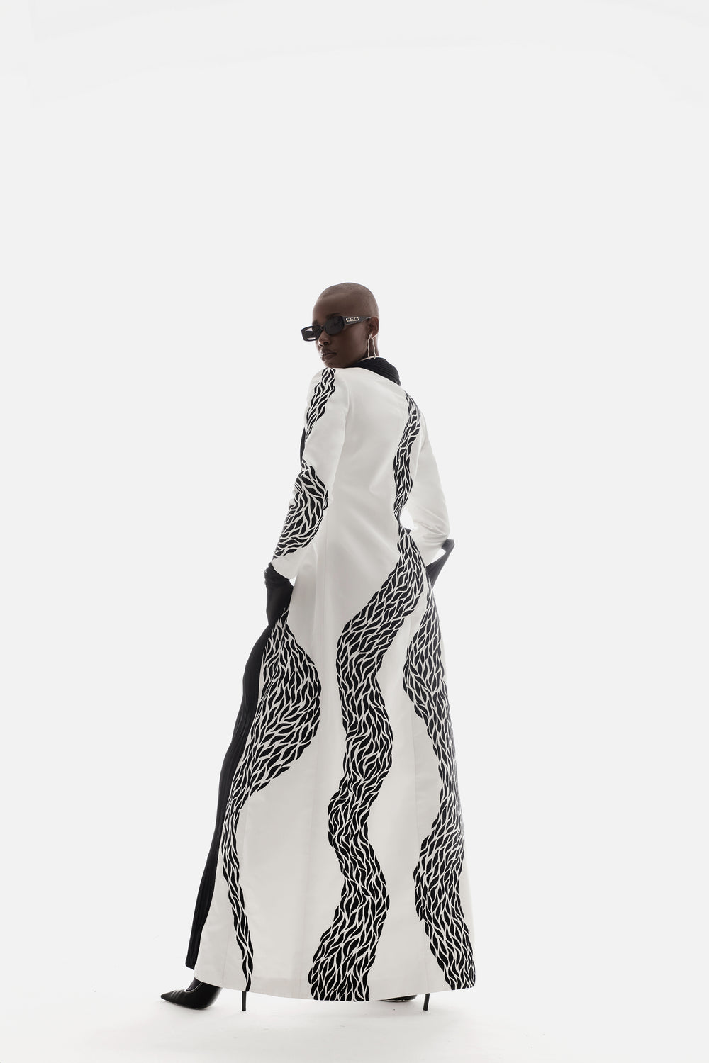 EMBROIDERED LONG JACKET WITH DRAPING IN WHITE