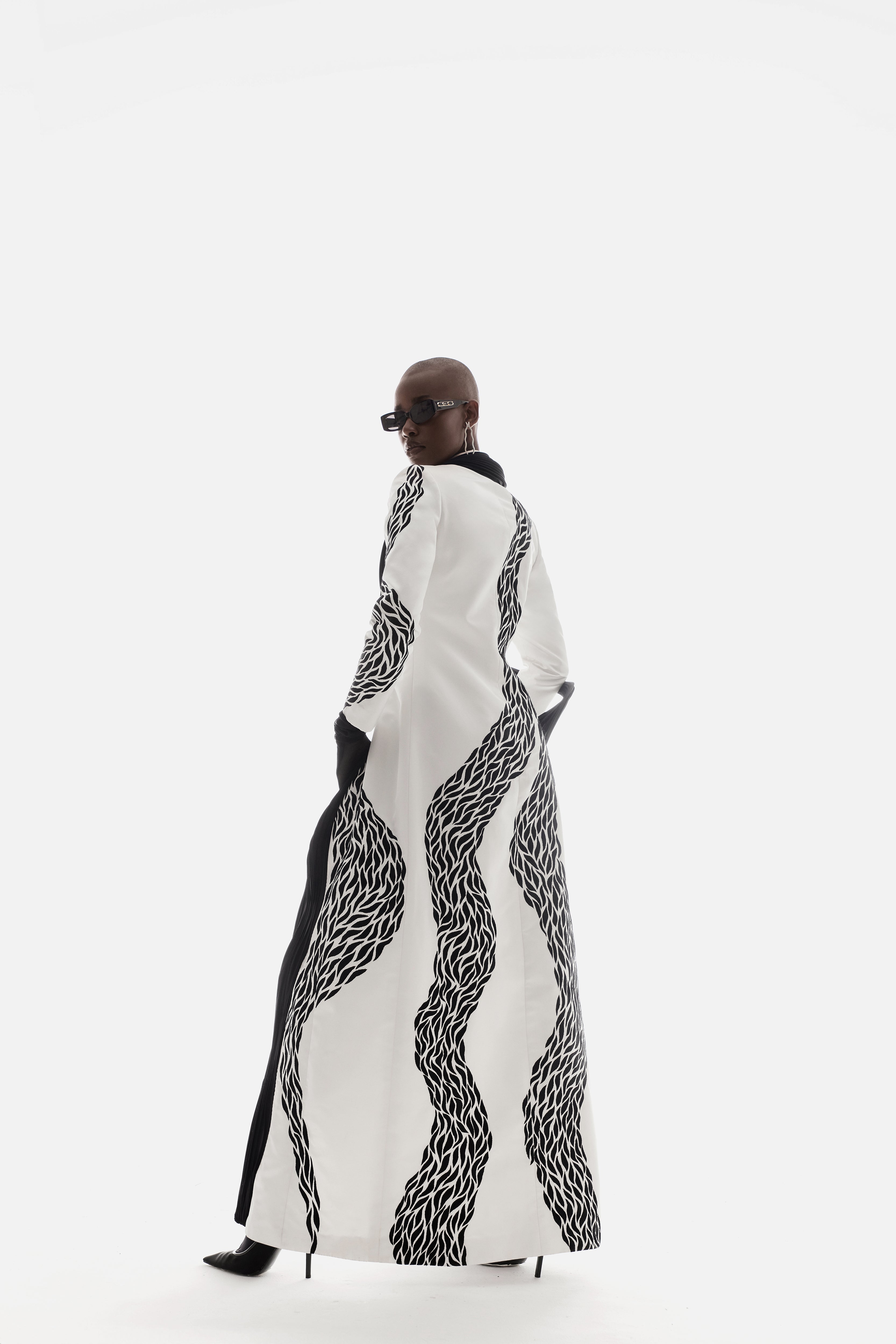 EMBROIDERED LONG JACKET WITH DRAPING IN WHITE