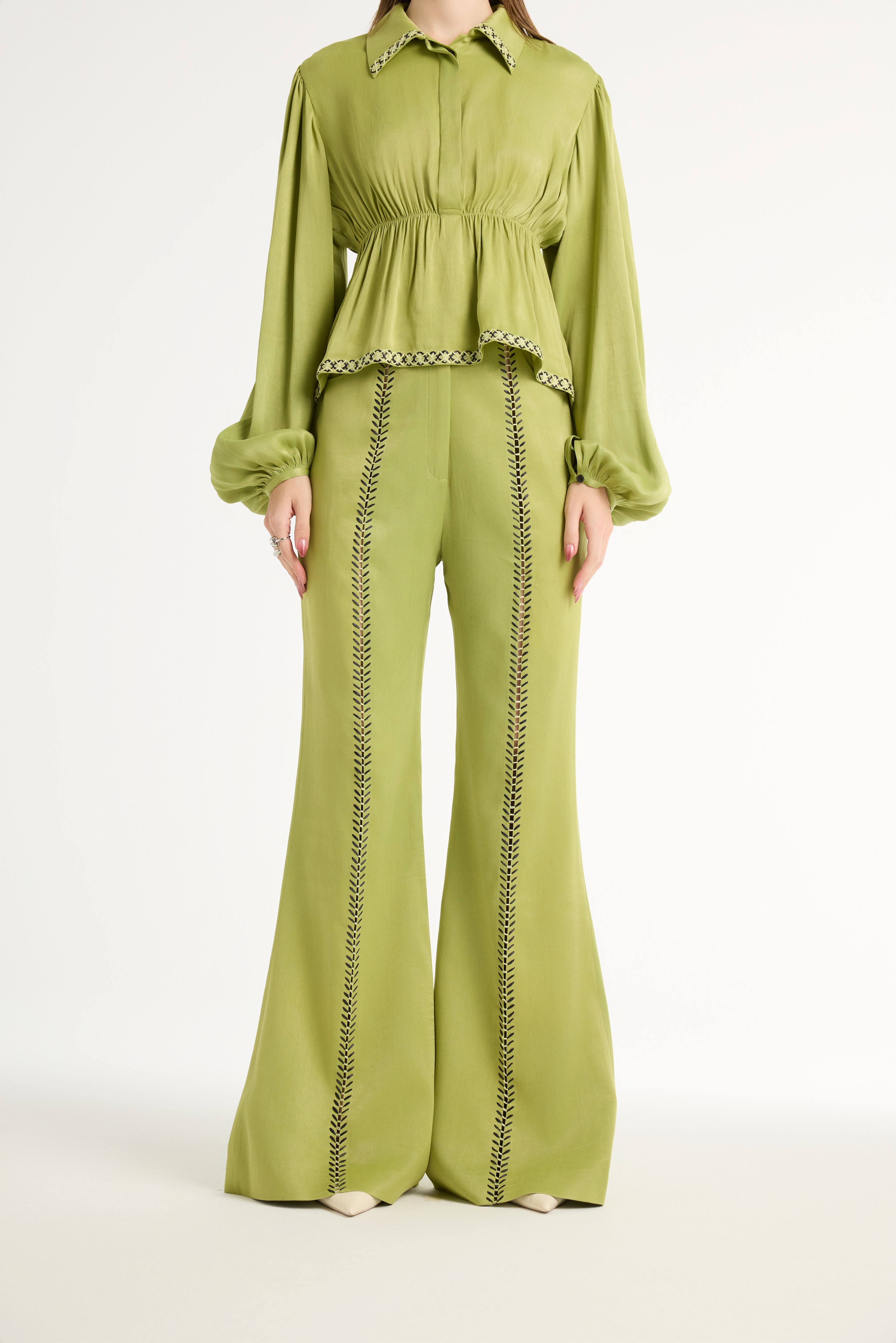 Raffia Embroidered Slit Pants in Green